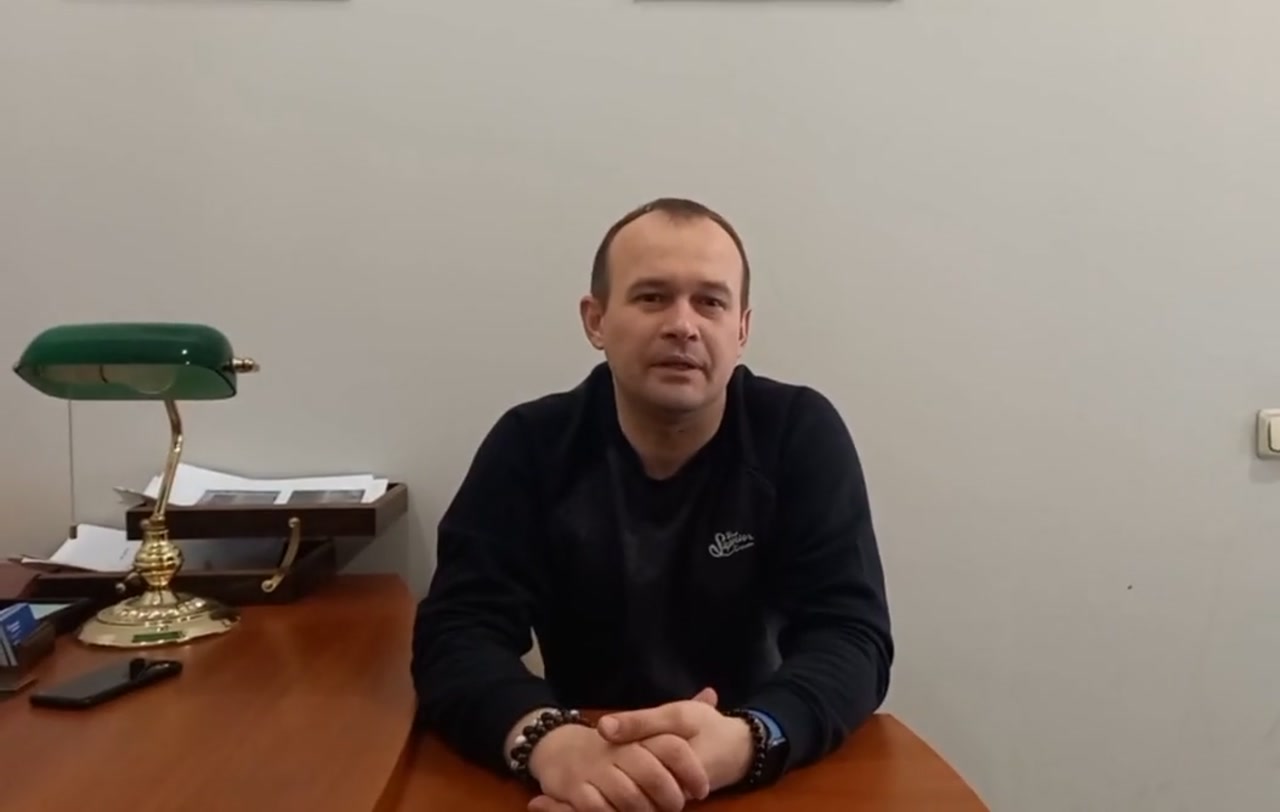 Постер відеовідгуку клієнта з Дніпро
